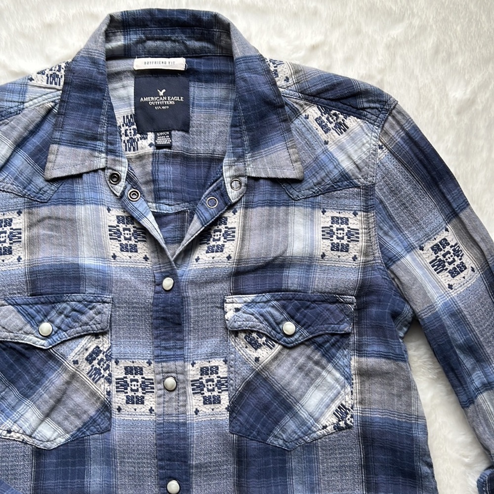 American Eagle Boyfriend Fit Button Up‎